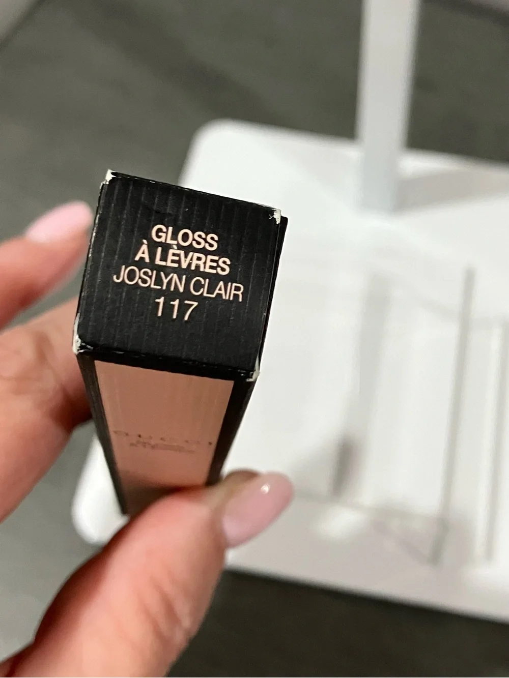 Gucci Lip Gloss - Shade 117 Joslyn Clair (clear)